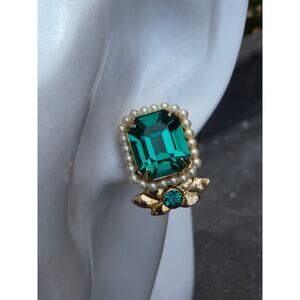 Vintage 50s Signed CORO Gold Tone Green Rhinestones Faux Pearls Screw Earrings